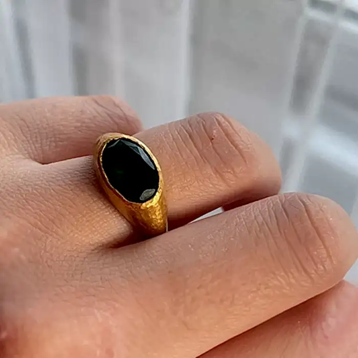 Zümrüt Som Yüzük