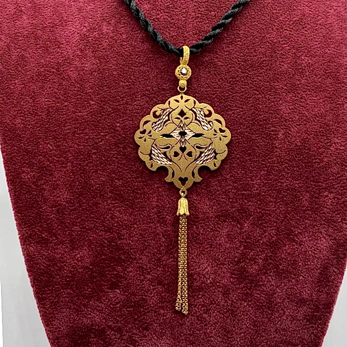 Tezhip Desenli Kolye